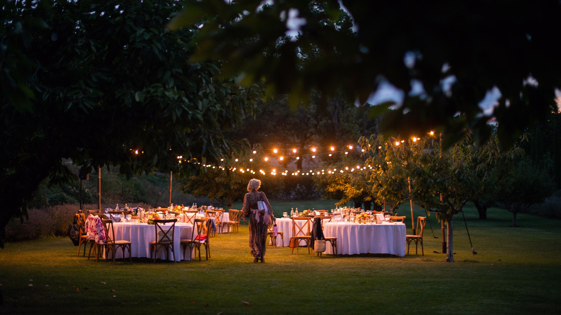 Tablecloth ready table