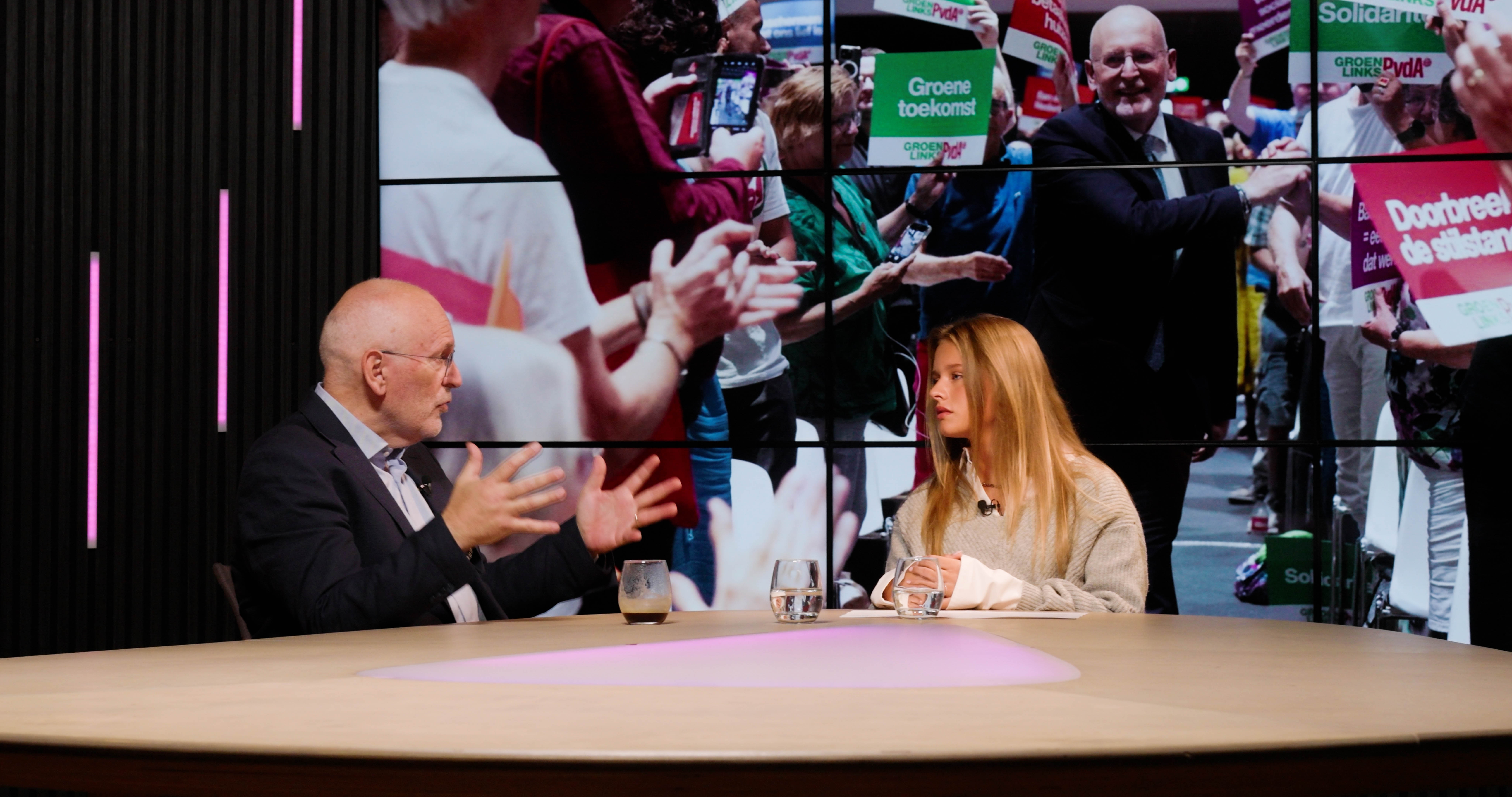 Talkshow Setting Frans Timmermans