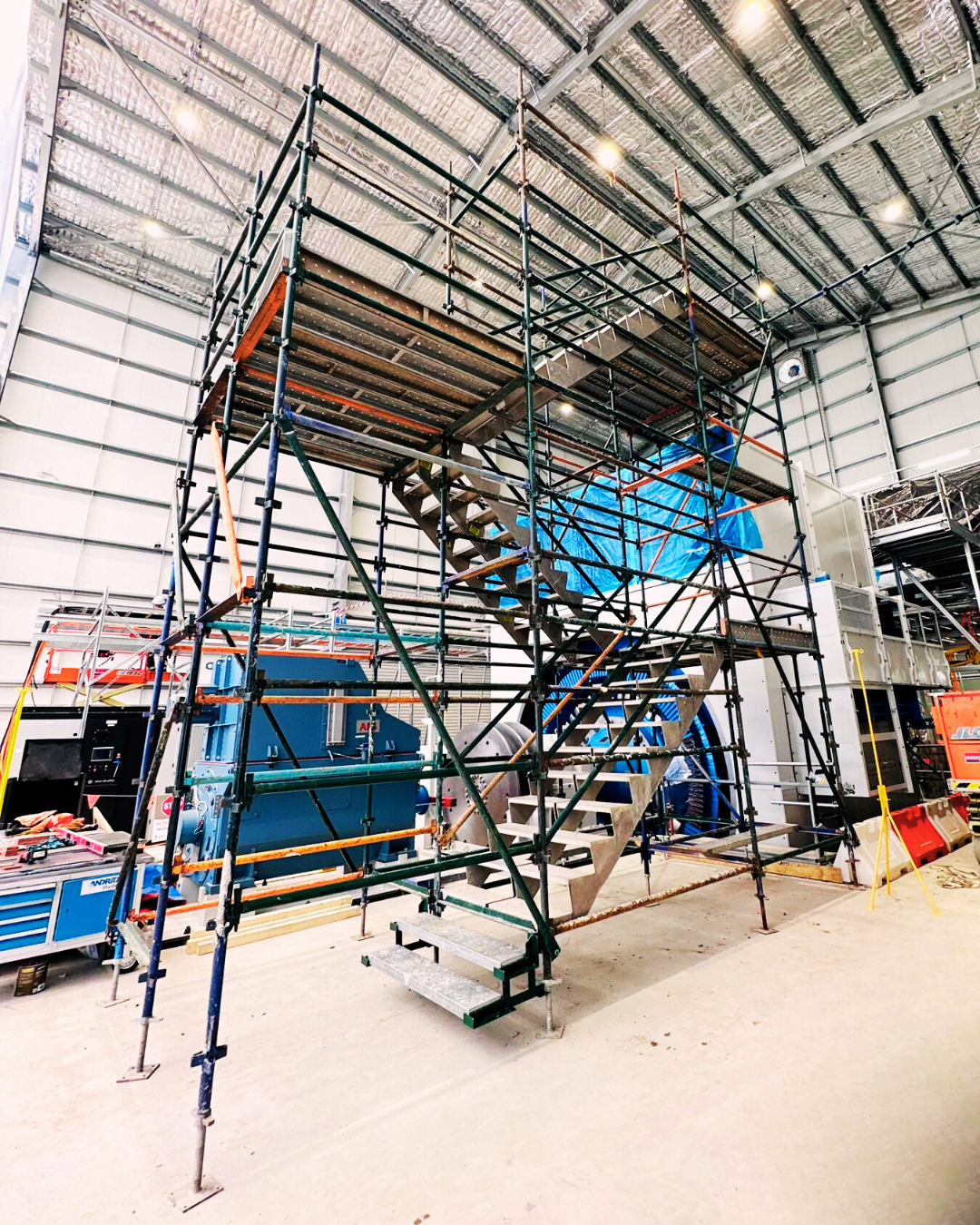 Scaffold system with guardrails fall protection