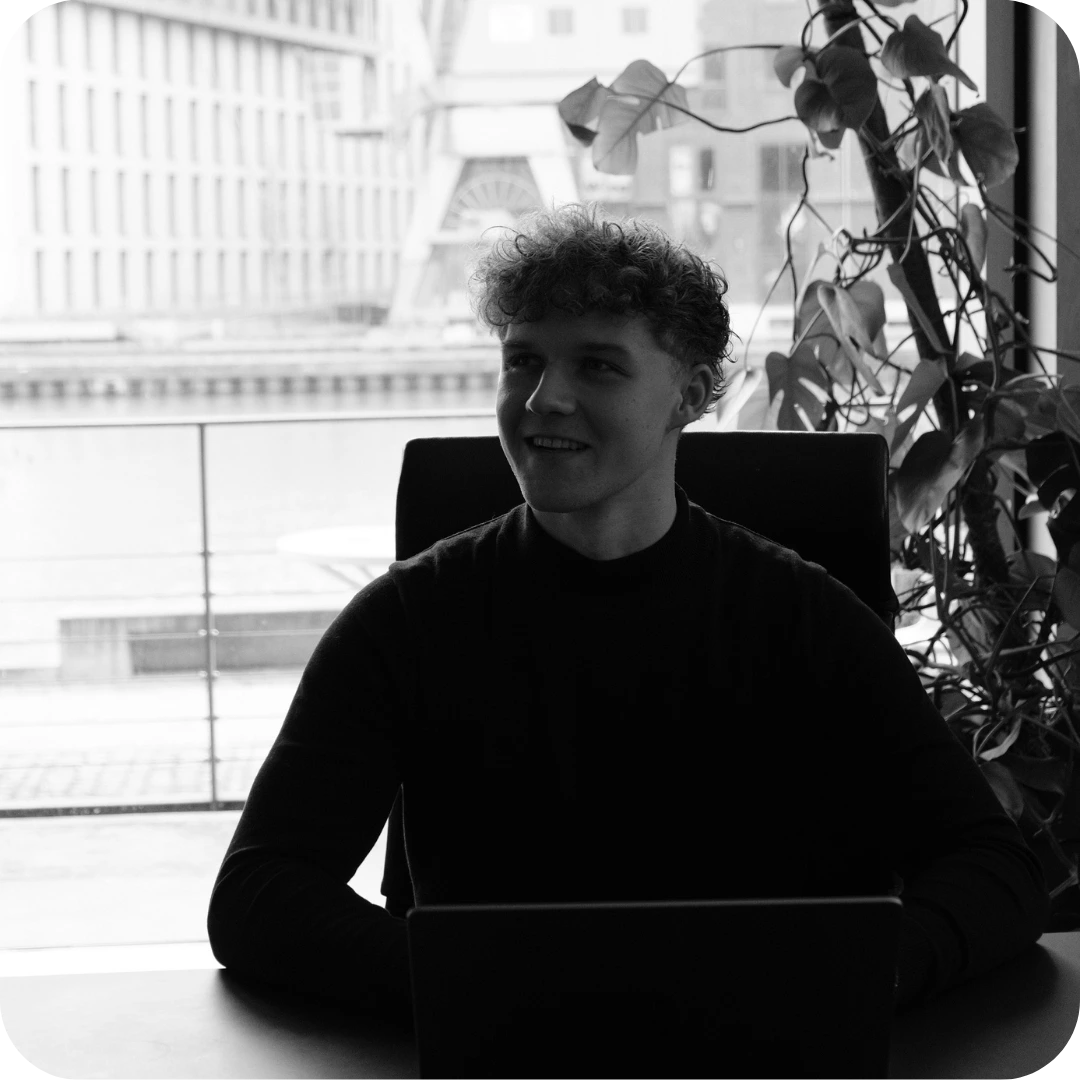 Geschäftsführer der Social Media Agentur aus Münster am Arbeiten