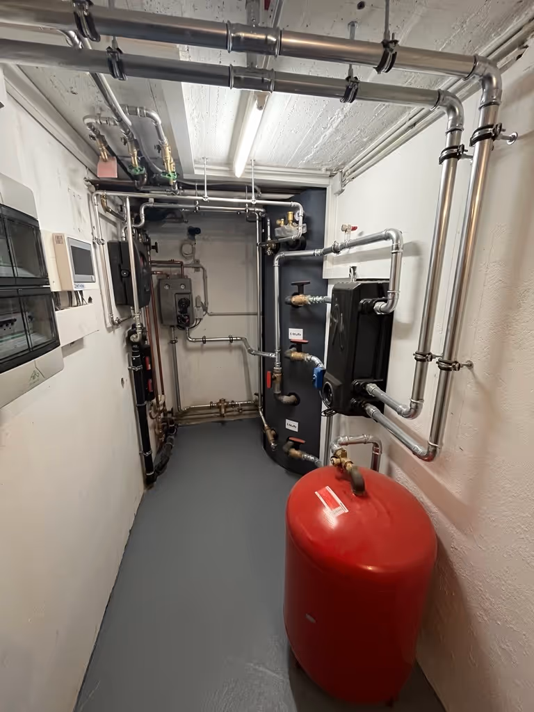Wärmepumpe im Keller