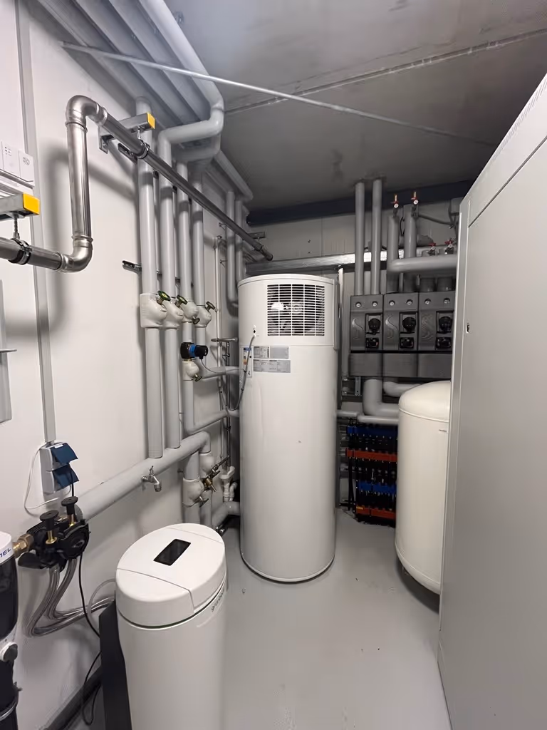 Wärmepumpe im Keller