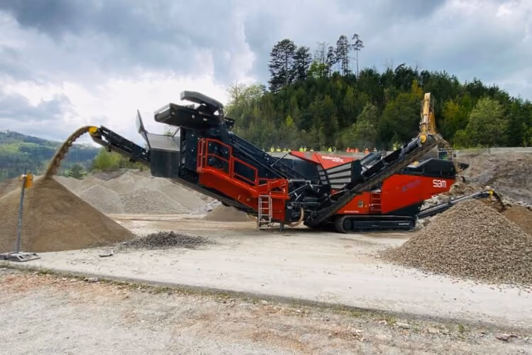 Banner Contracts Brings Cutting-Edge REMAX 600 Crusher to the UK