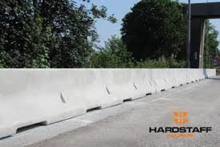 Hardstaff Barriers' Innovation: Low-Carbon Concrete for Sustainable Traffic Control