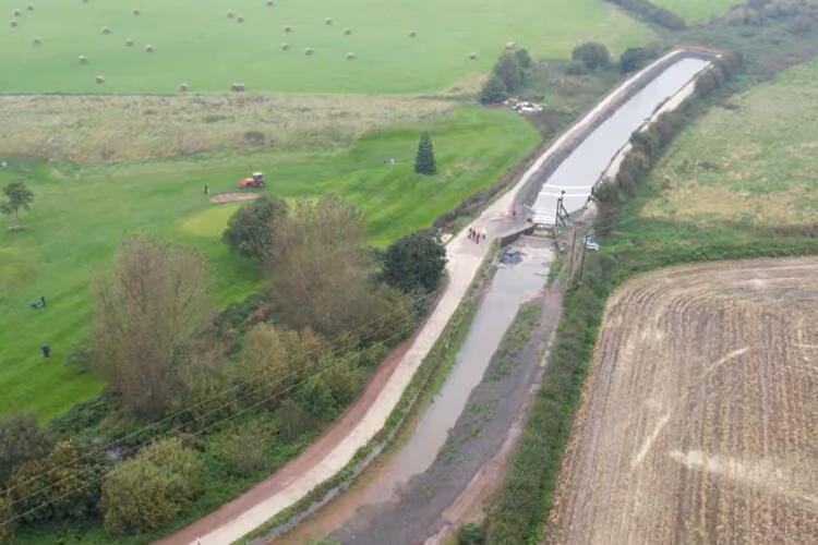 HS2 Boosts Conservation: Canal Restoration in Staffordshire Completed with £75,000 Grant