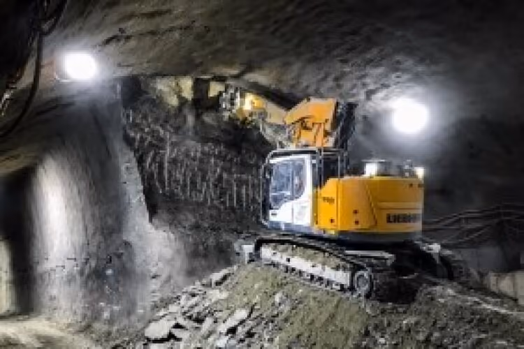 Liebherr Unveils Cutting-Edge R930 Tunnel Excavator for Underground Construction