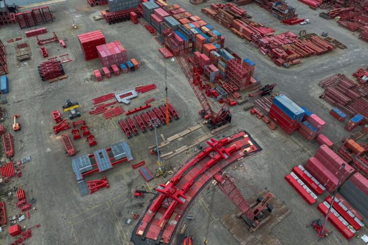 Mammoet Unveils World's Strongest Crane: The SK6000