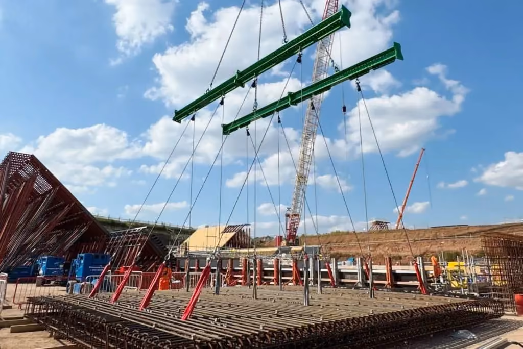 Sunbelt's Versatile Lifting Beam