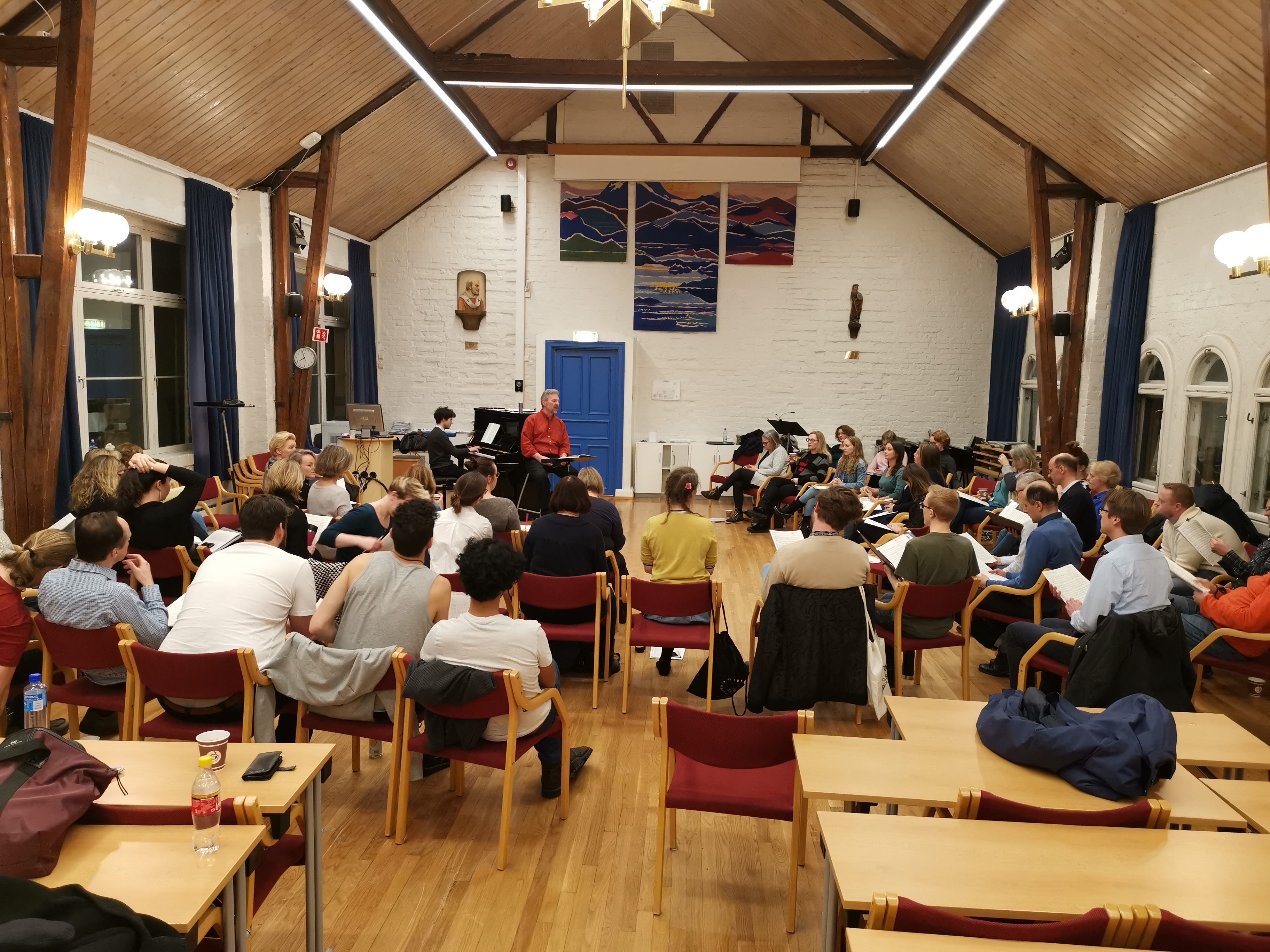 Fra øvingslokalet vårt i festsalen på Oslo Katedralskole