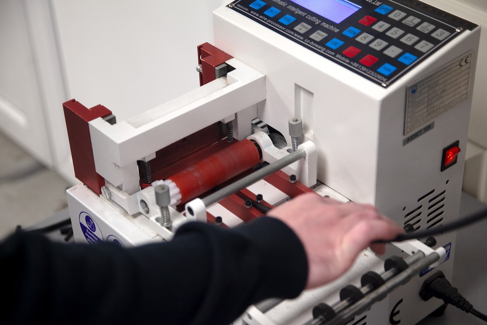 Automated wire cutting and stripping process for OEM harness manufacturing