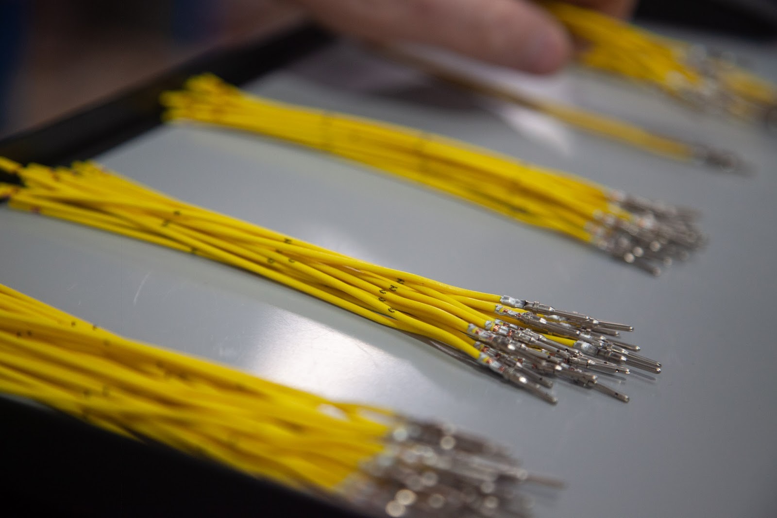 Identical cable assemblies produced under ISO 9001 wiring manufacturing controls for repeatable OEM production