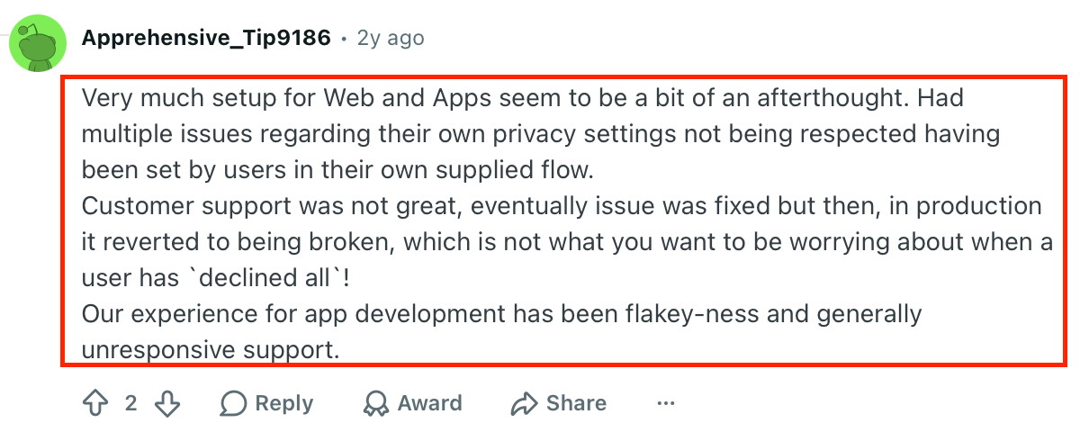 User review highlighting setup issues, broken privacy settings, and unreliable customer support.