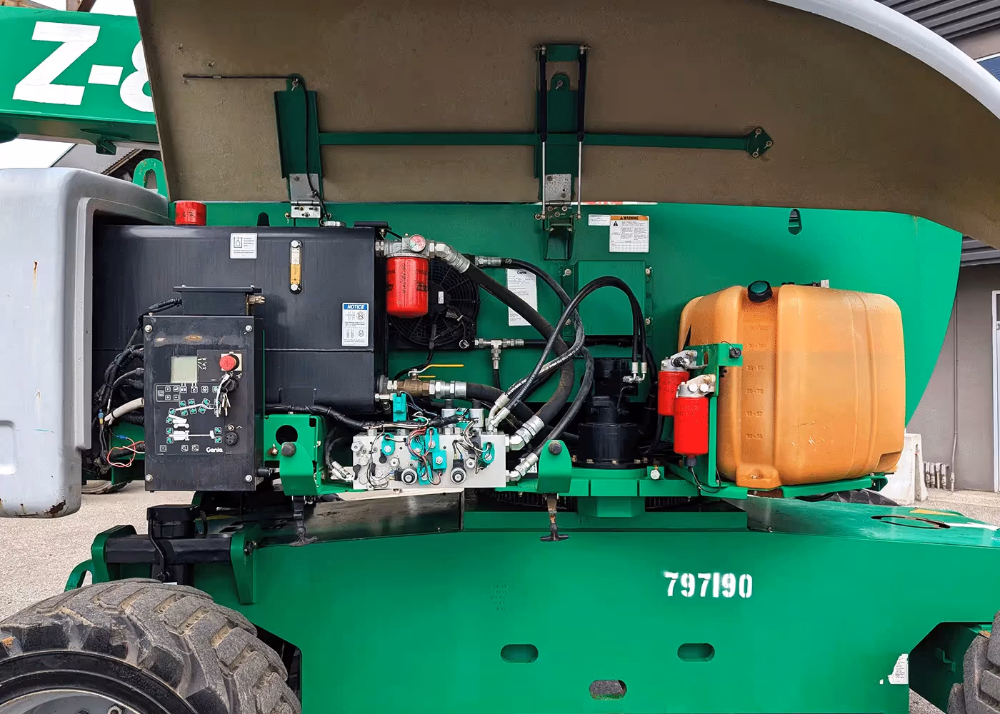 2016-genie-z8060-boom-lifts-14-1755703838346.jpg