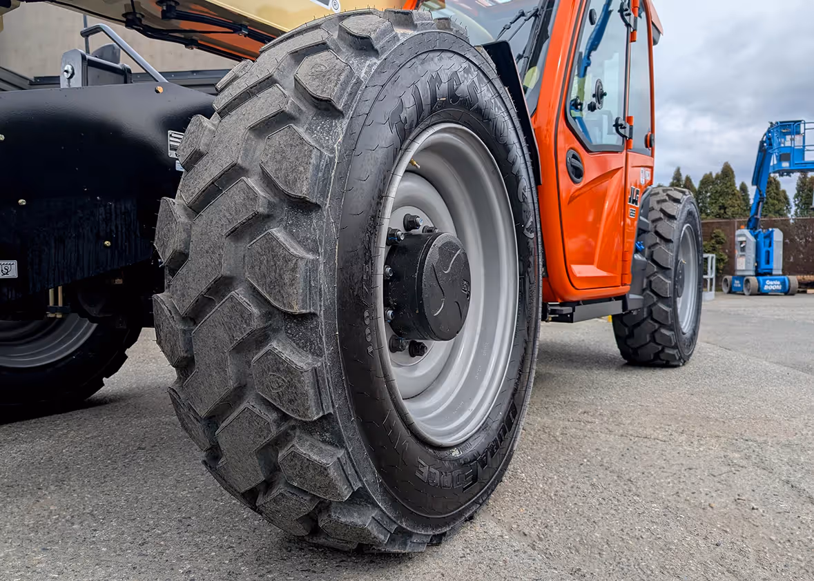 JLG 1255 telehandler tires