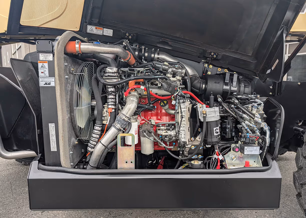 JLG 1255 telehandler's engine