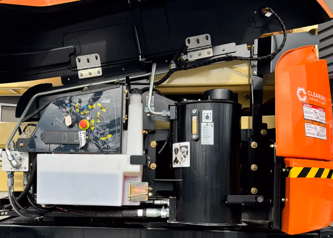 JLG 450AJ articulating boom lift close-up of platform basket in Canada