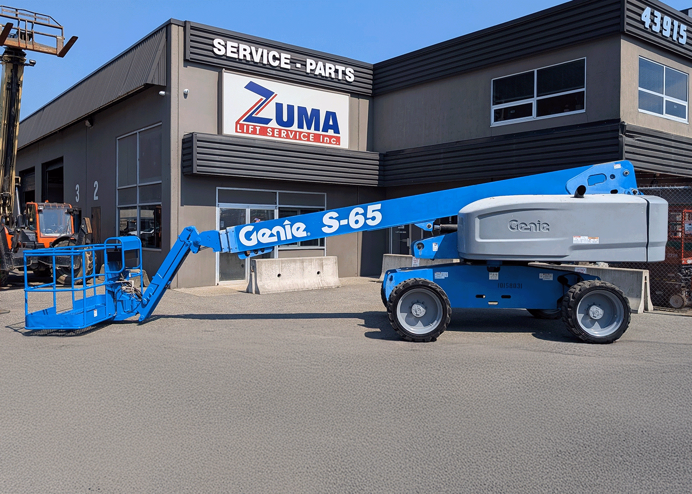 #7905  2015 Genie S65 Boom Lift 1