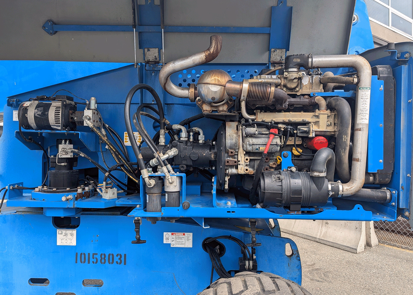 #7905  2015 Genie S65 Boom Lift 12