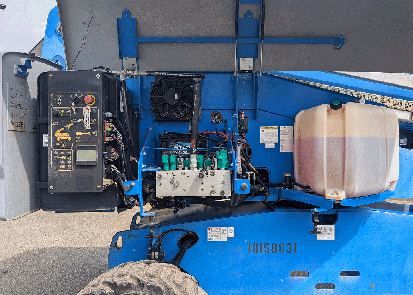 #7905  2015 Genie S65 Boom Lift 11