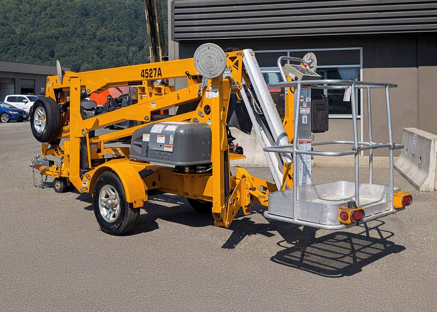 #8172  2021 Haulotte 4527A Towable Boom Lift 6.png
