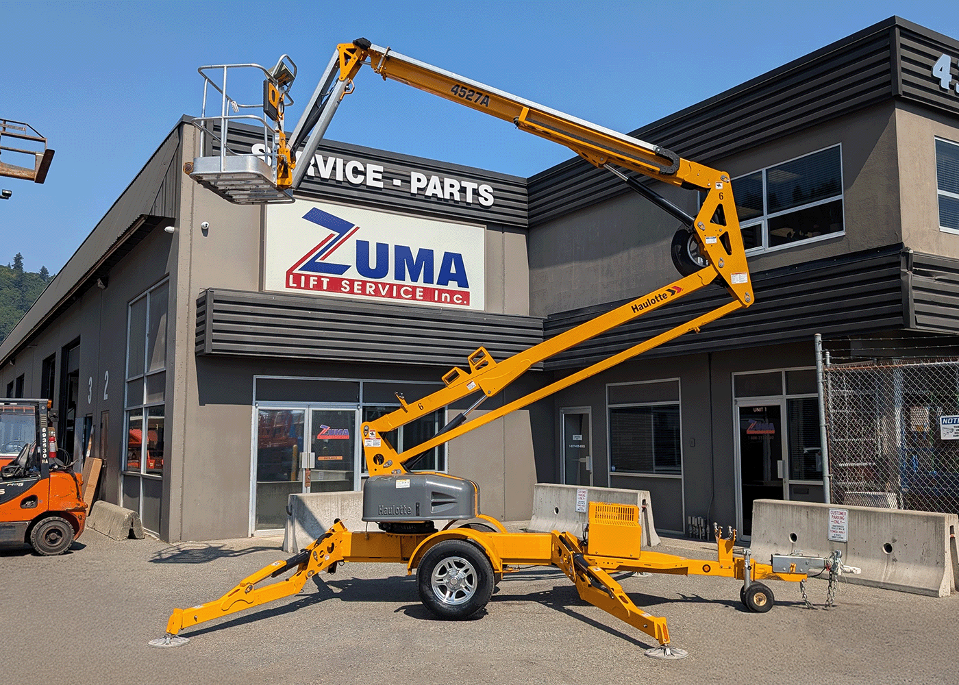 #8172  2021 Haulotte 4527A Towable Boom Lift 9.png