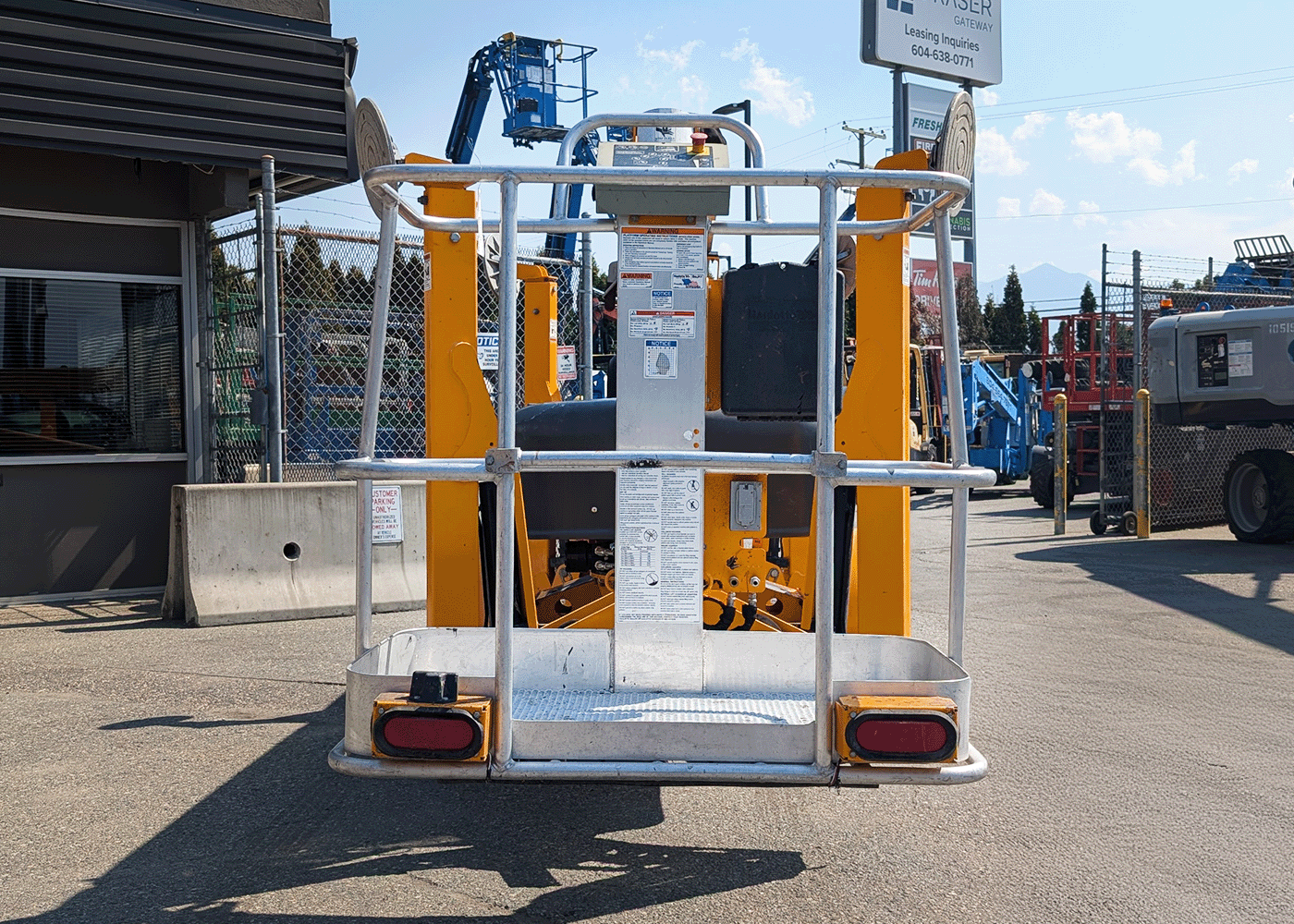 #8172  2021 Haulotte 4527A Towable Boom Lift 7.png
