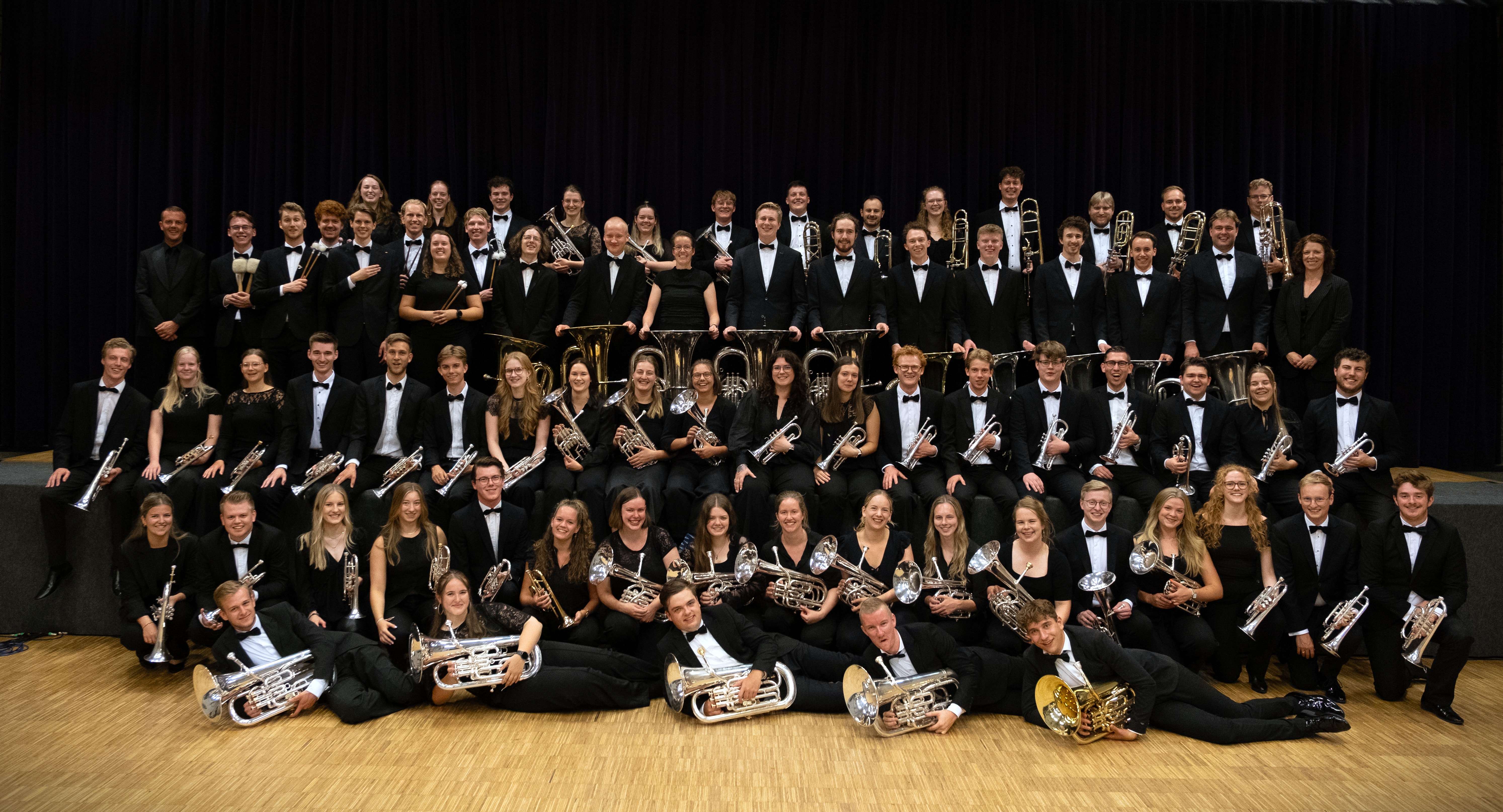 Het NJBB poseert voor een foto