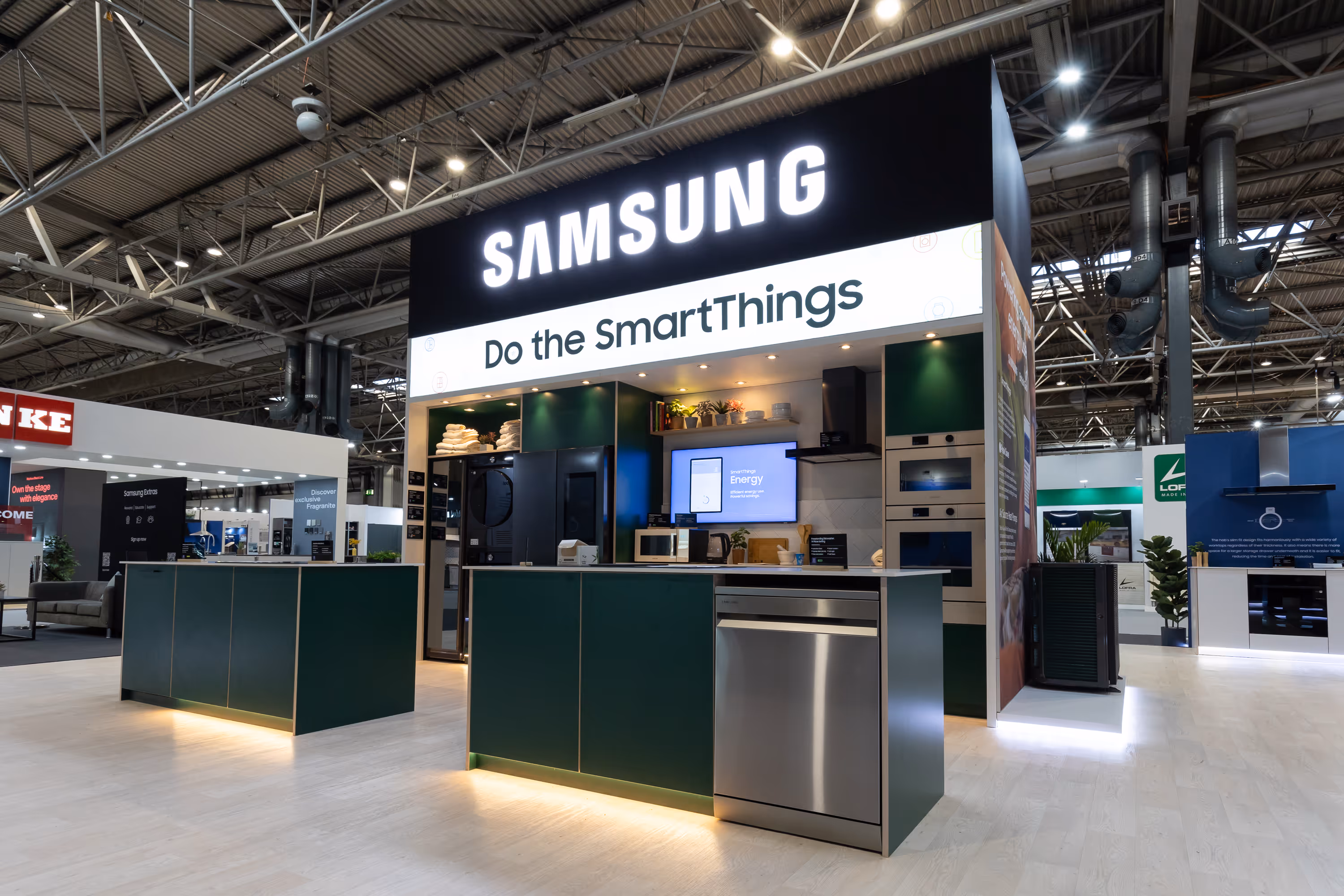 Samsung tradeshow kiosk designed by TK Events