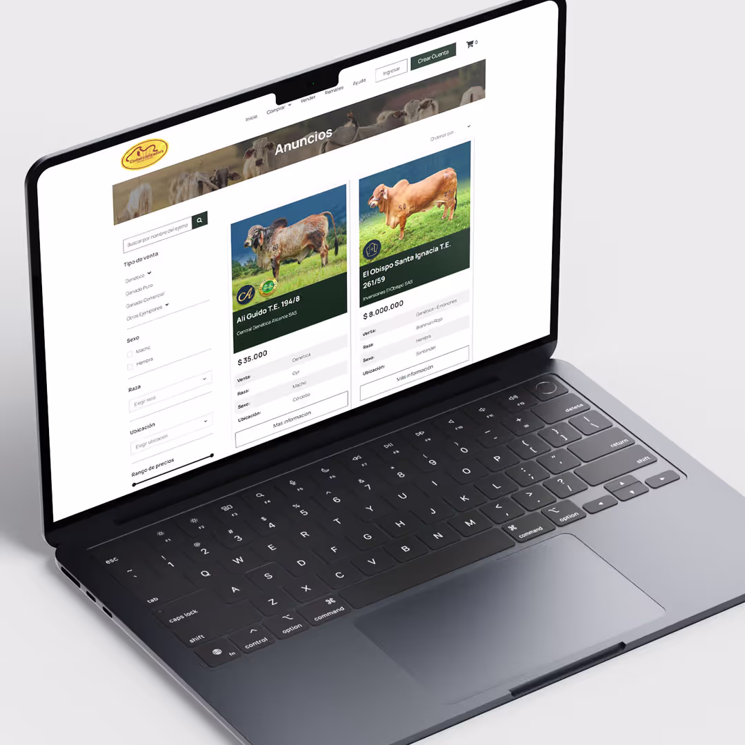 A laptop displaying the website of La Comercializadora
