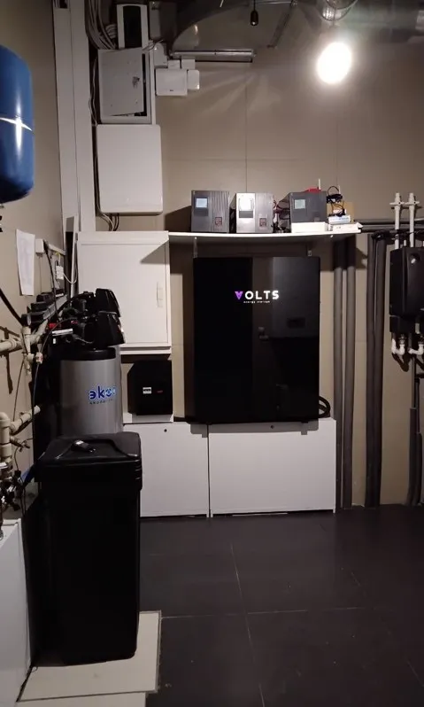 Накопитель версии 4 кВт*ч в коттеджном поселке Лисичкин лес, Московская область. Кейсы Volts - фото 2