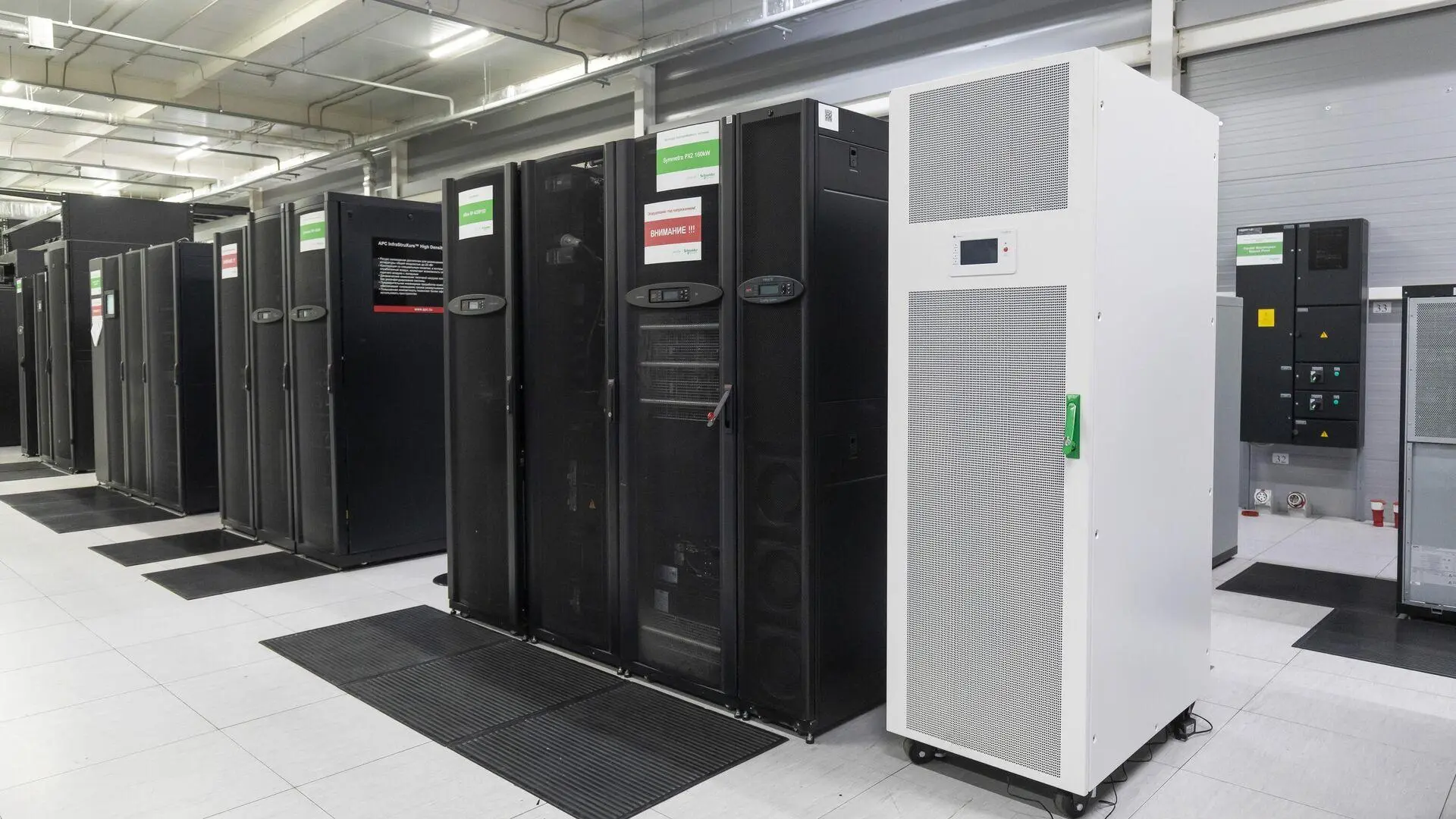 Трехфазные ИБП: что это такое и когда они нужны - фото 5