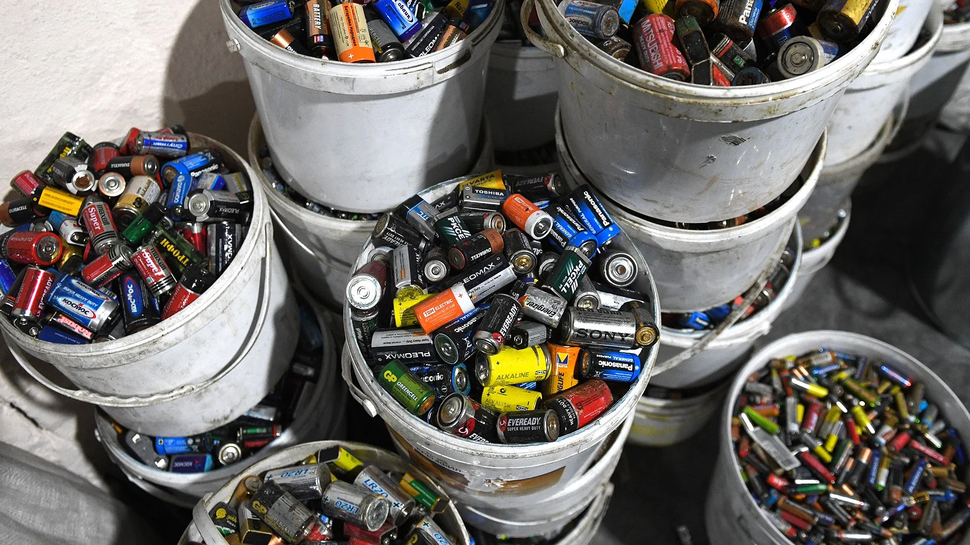 Утилизация аккумуляторов: правила и безопасные методы - фото 2