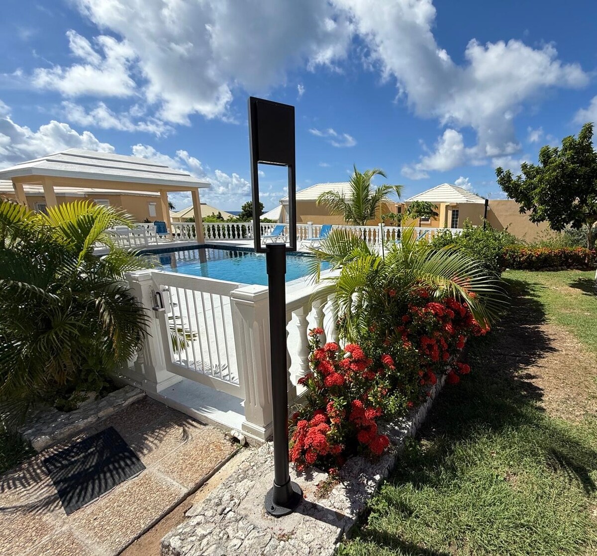 Pool shared only with the villas in the complex