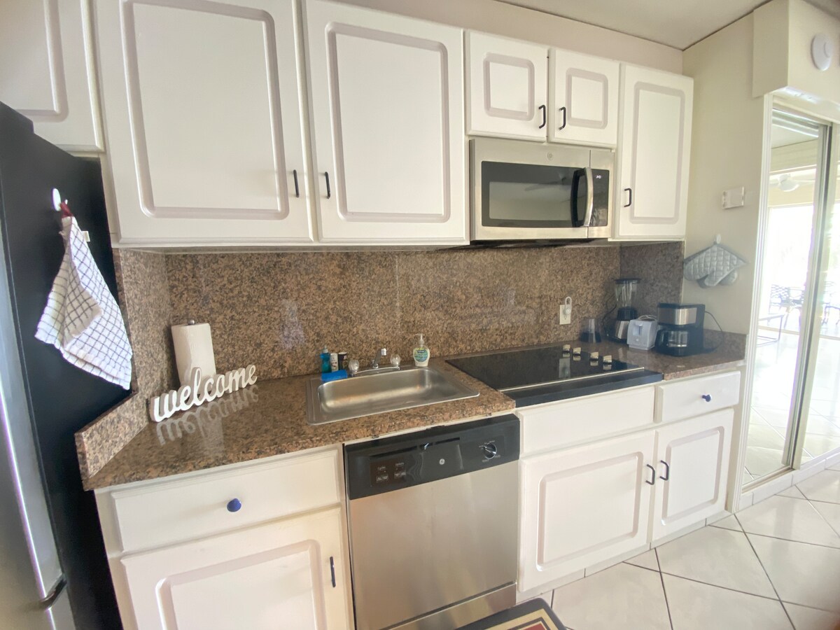 Fully equipped kitchen