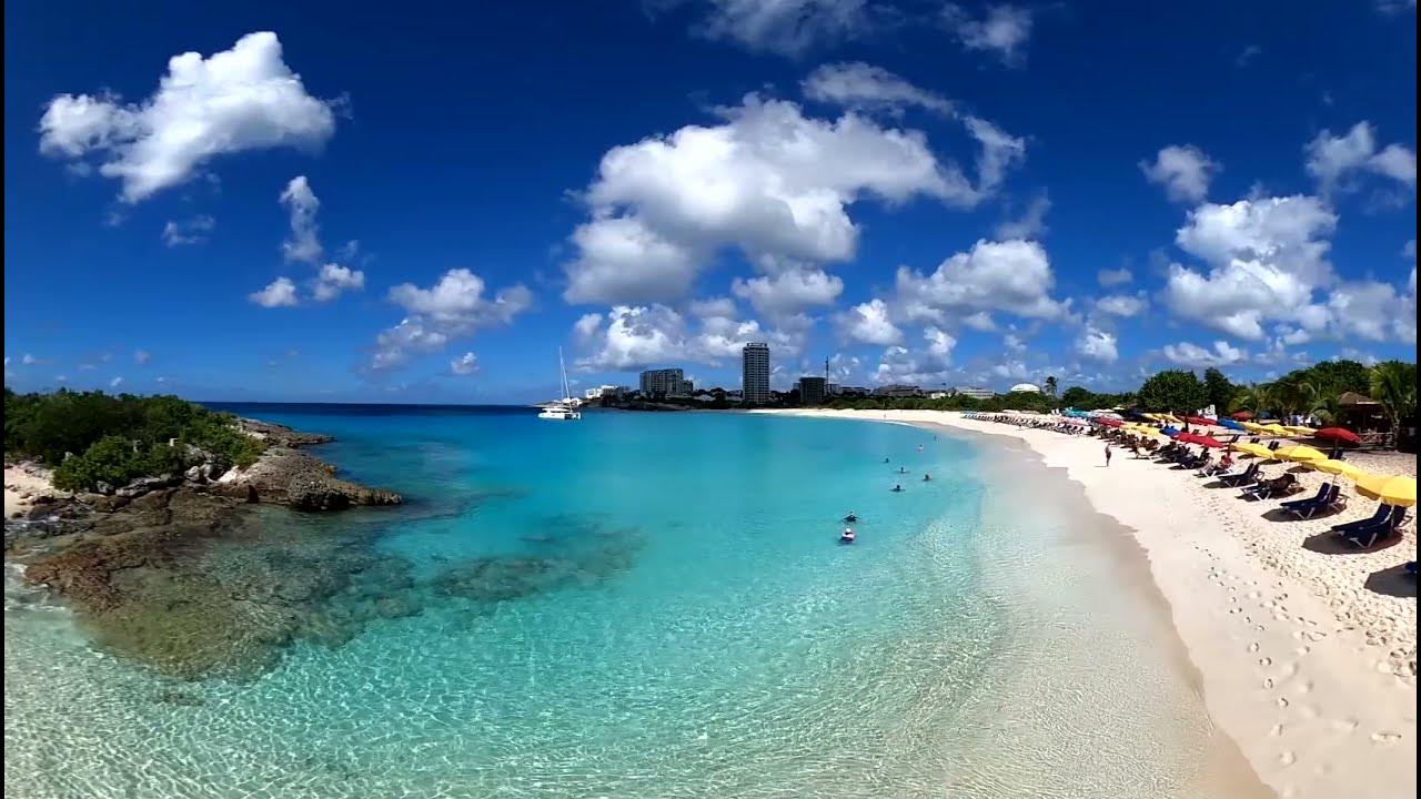 Turquoise water and white sand beach in St. Maarten