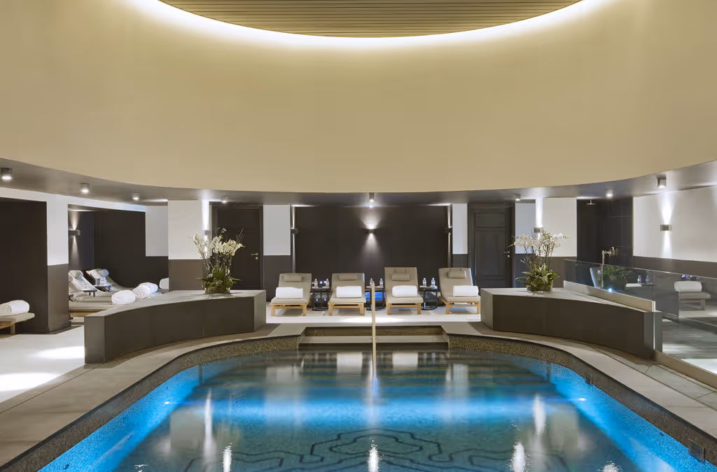 L'Apogee Courchevel, Oetker Collection pool