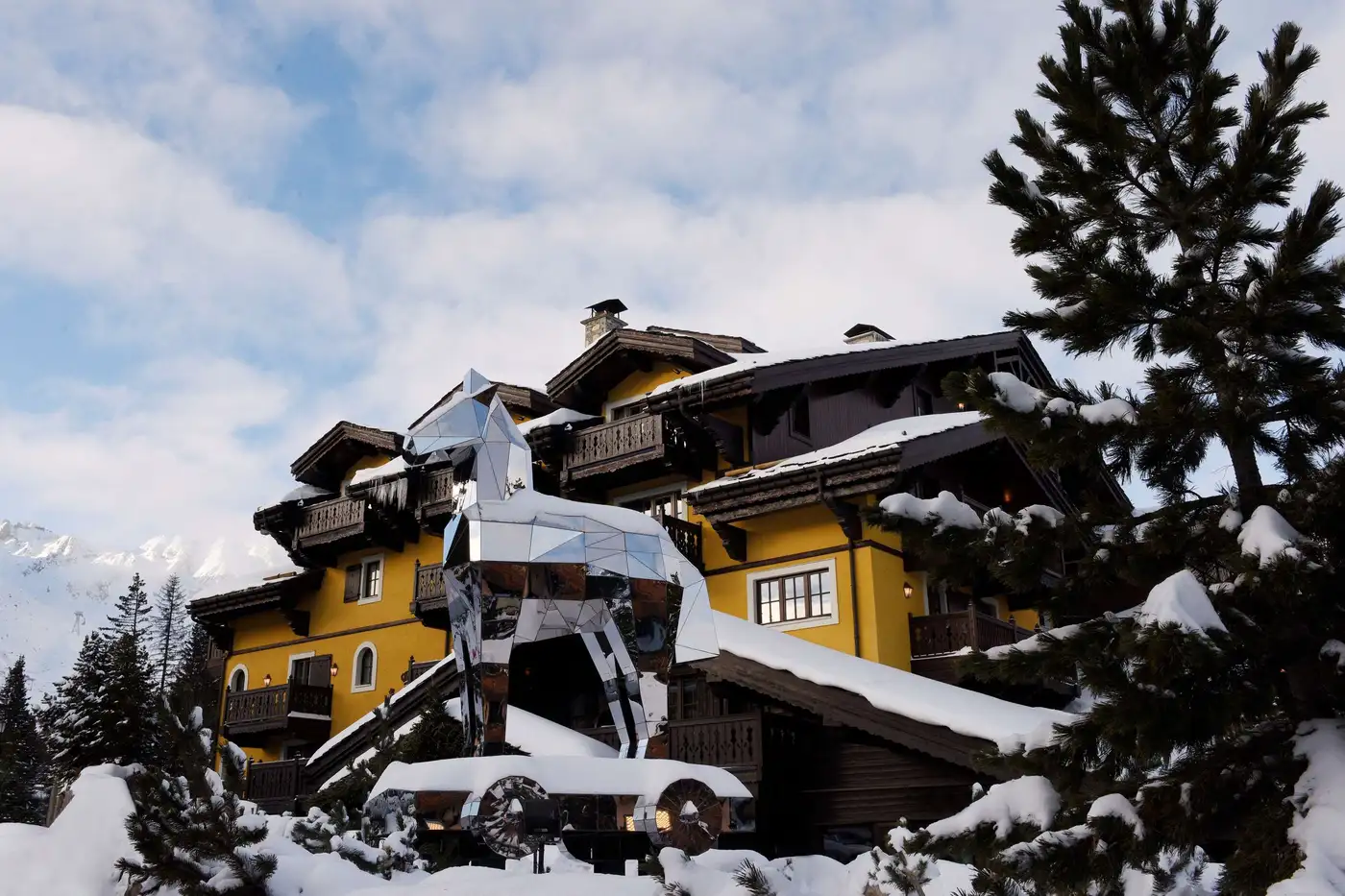 Cheval Blanc Courchevel - Exterior