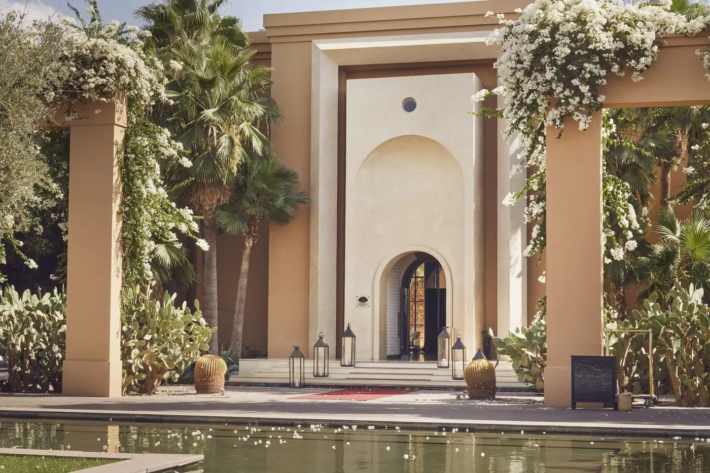 Hotel pool