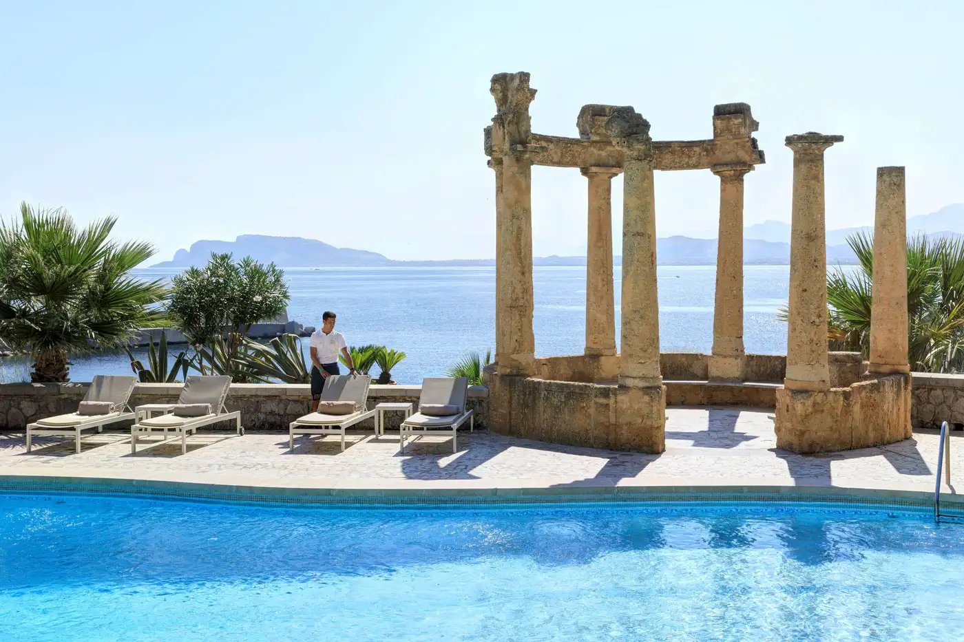 Hotel pool