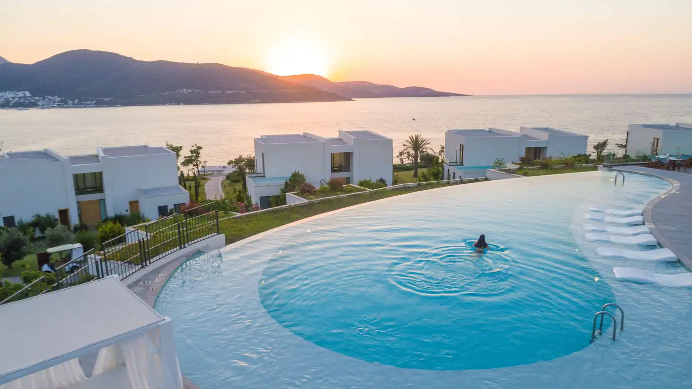 Hotel pool