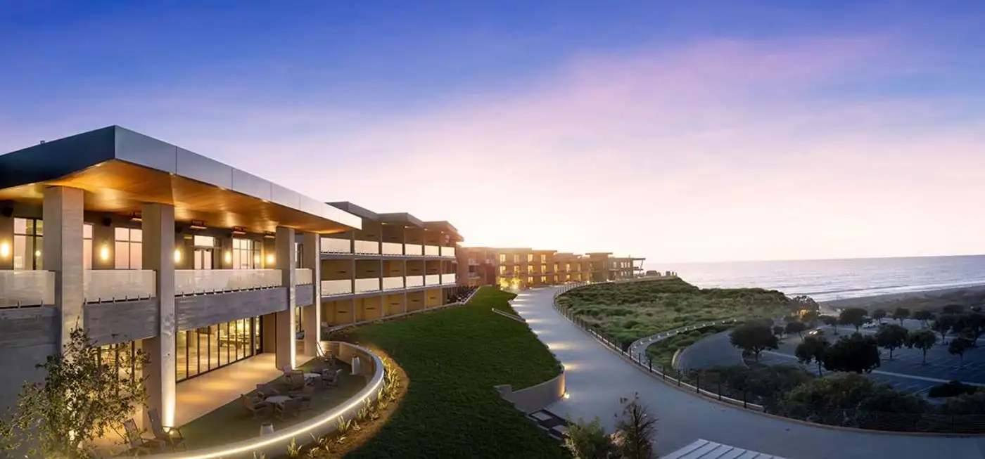 Hotel pool