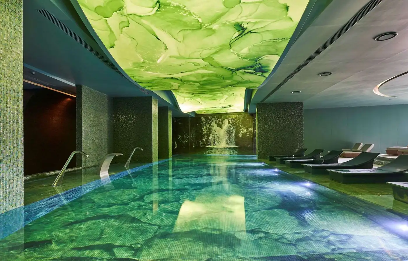 Hotel pool
