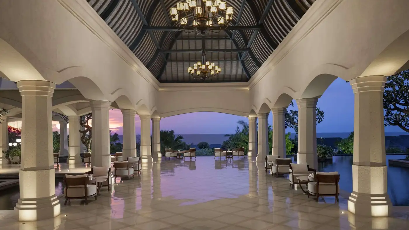Hotel pool