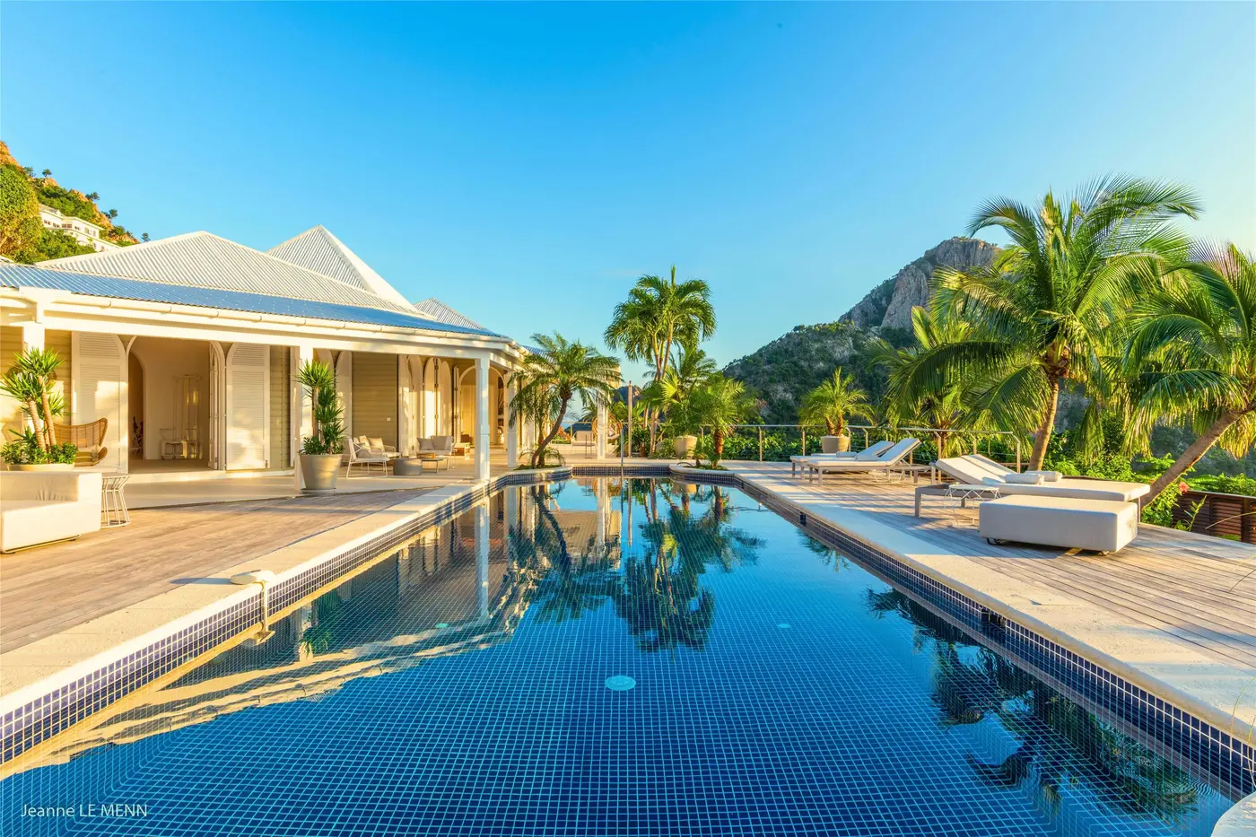 Hotel pool
