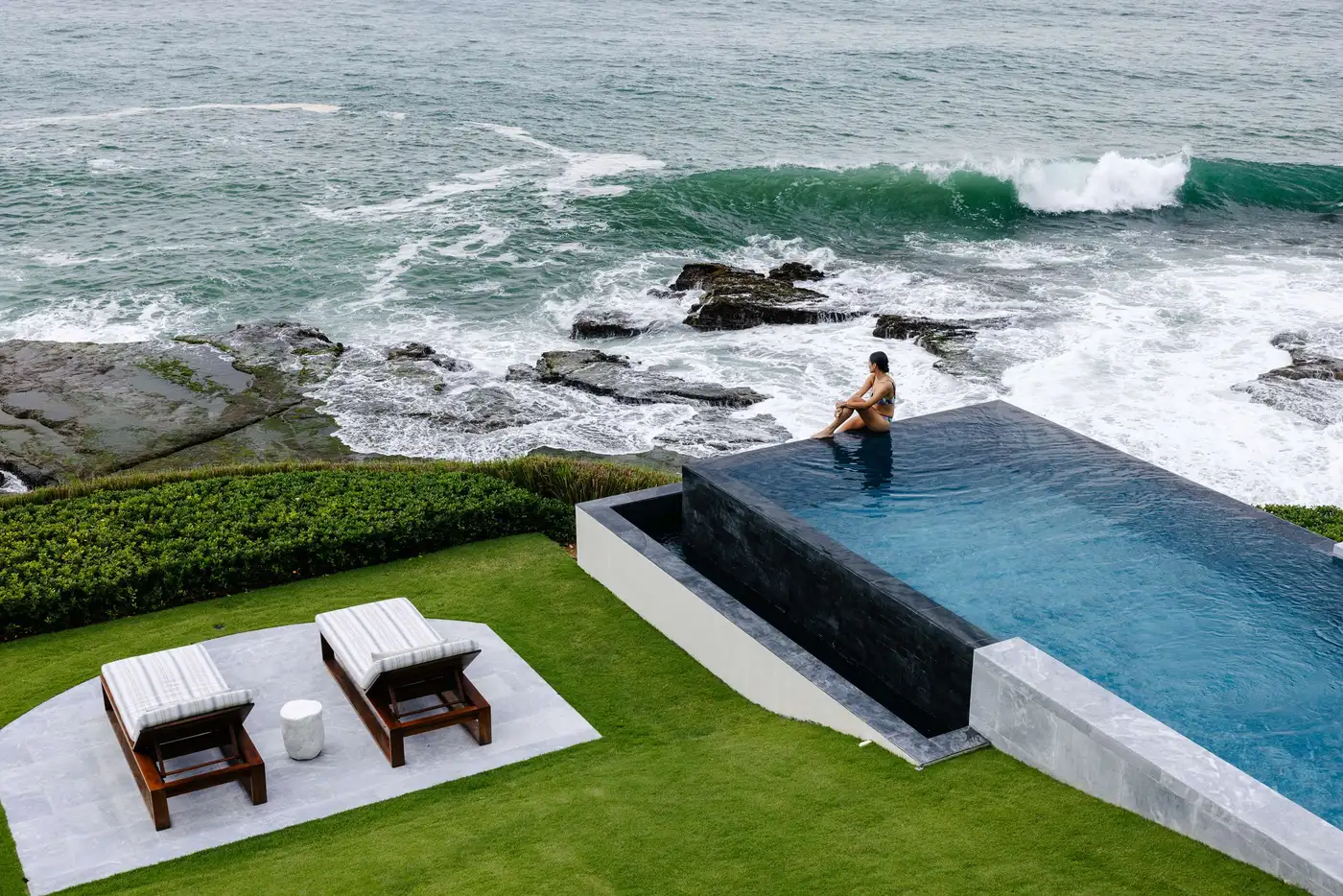 Hotel pool