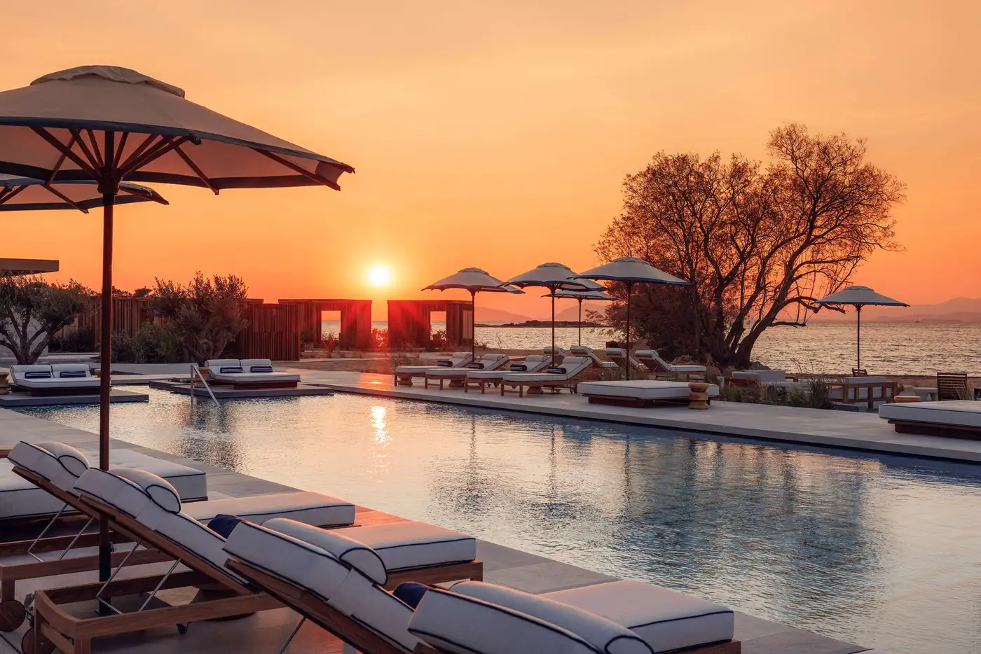 Hotel pool