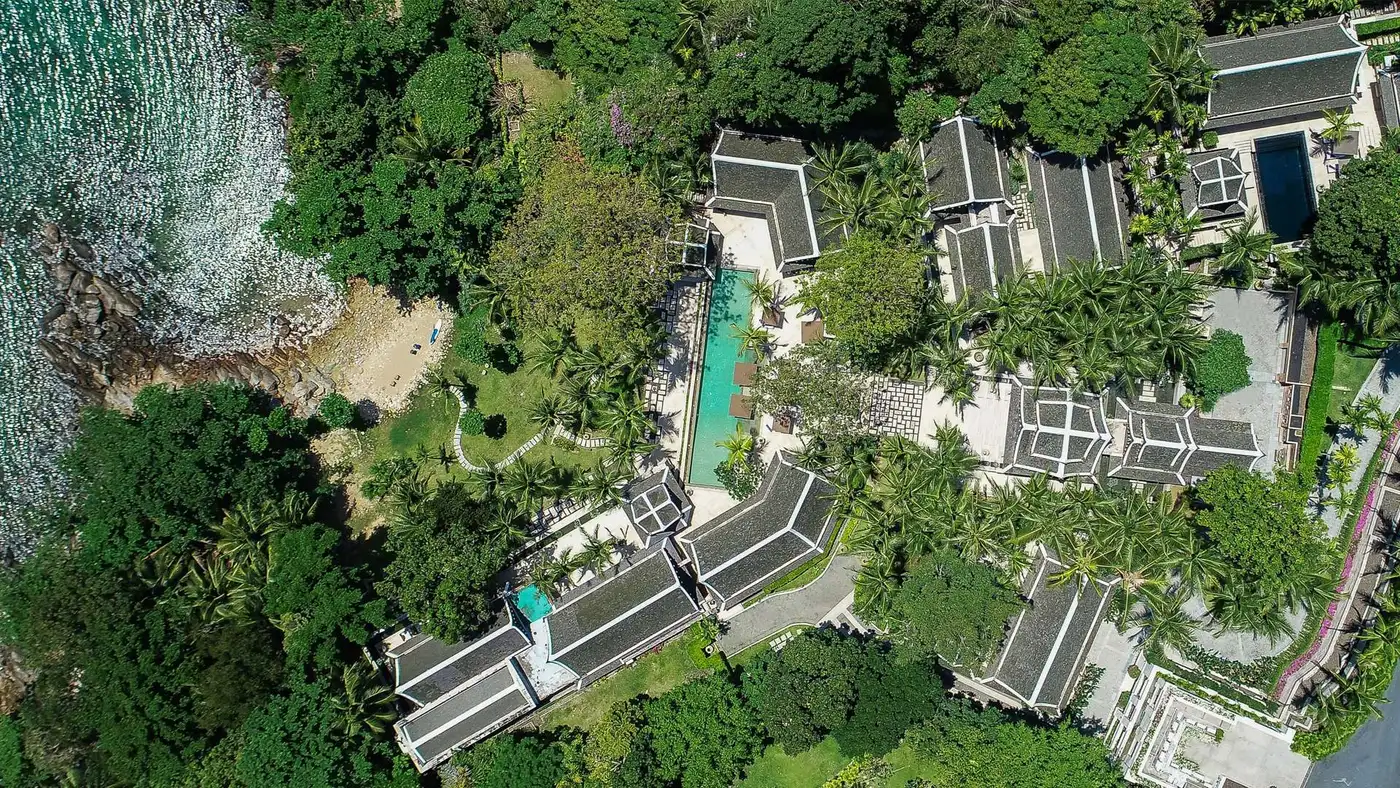 Hotel pool