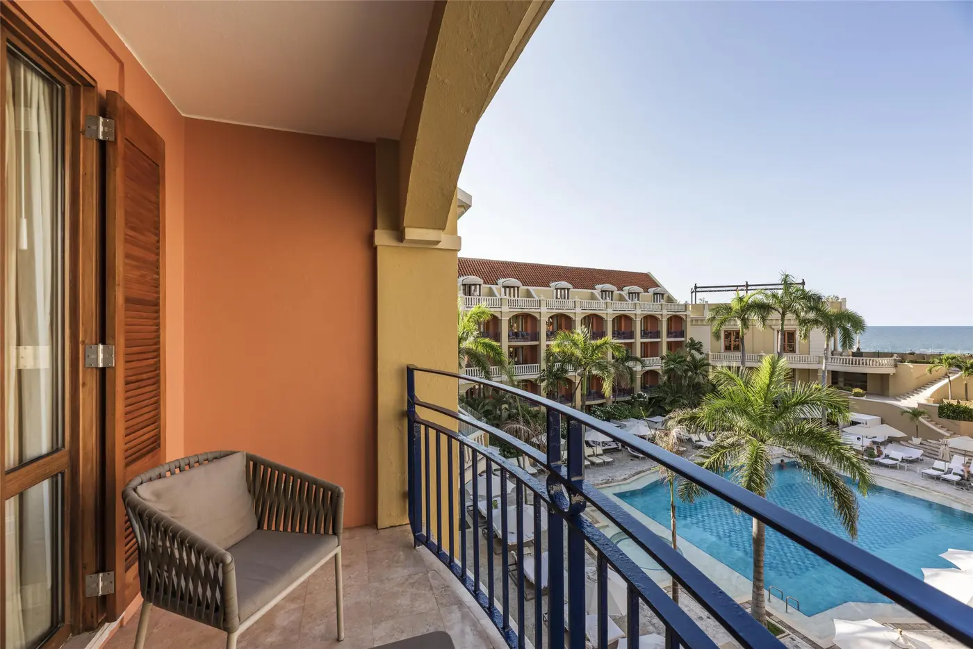 Hotel pool