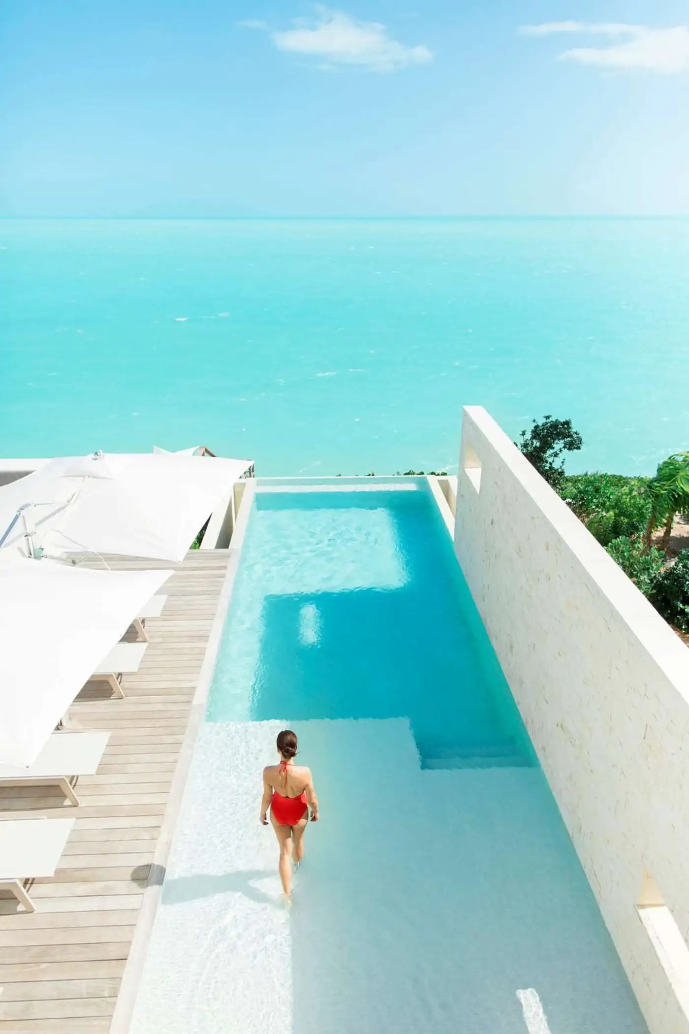 Hotel pool