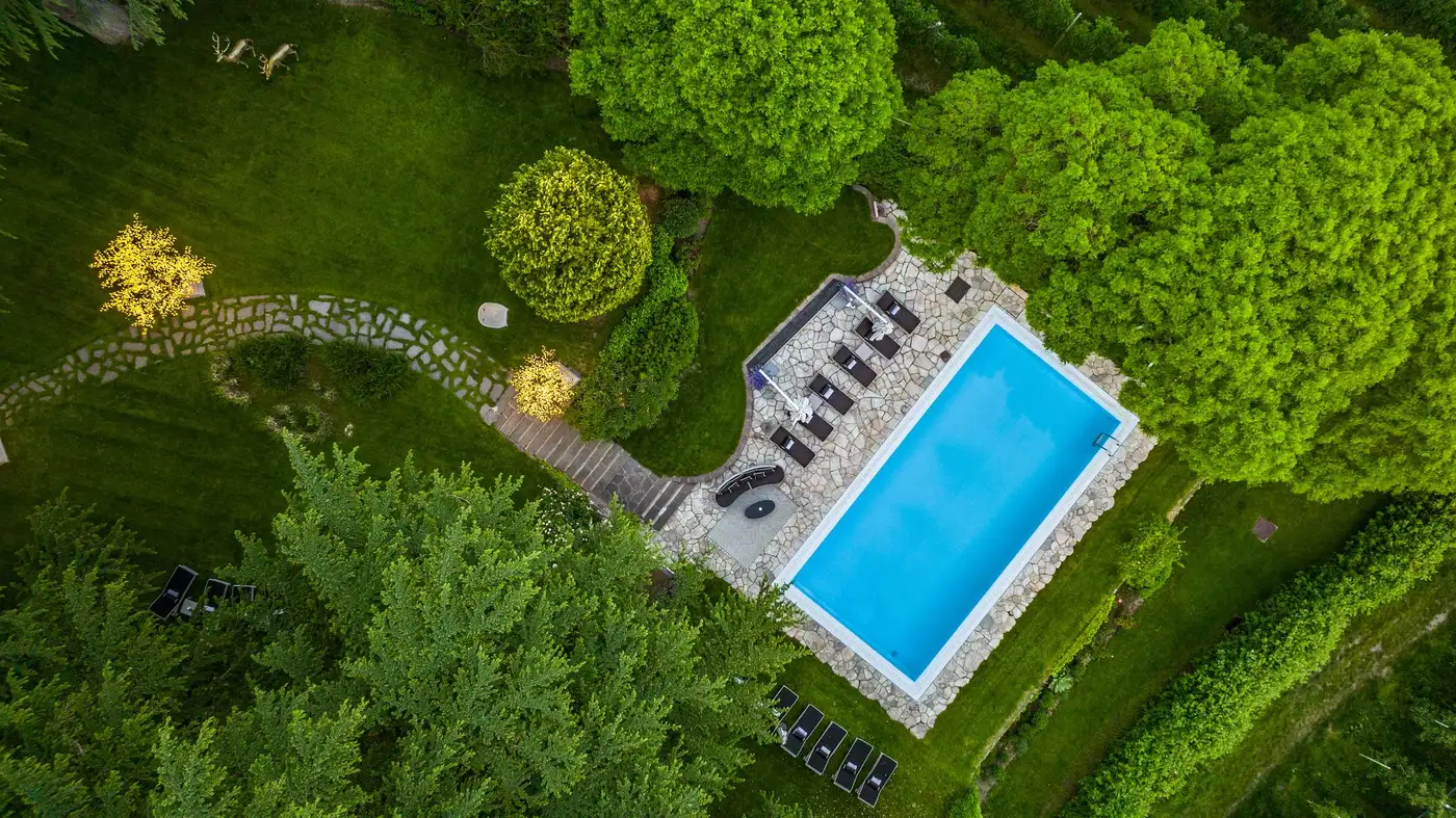 Hotel pool